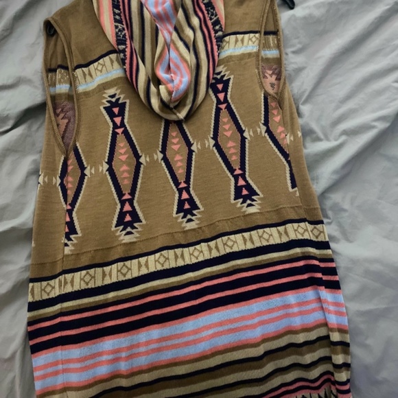 Vest - Picture 2 of 2